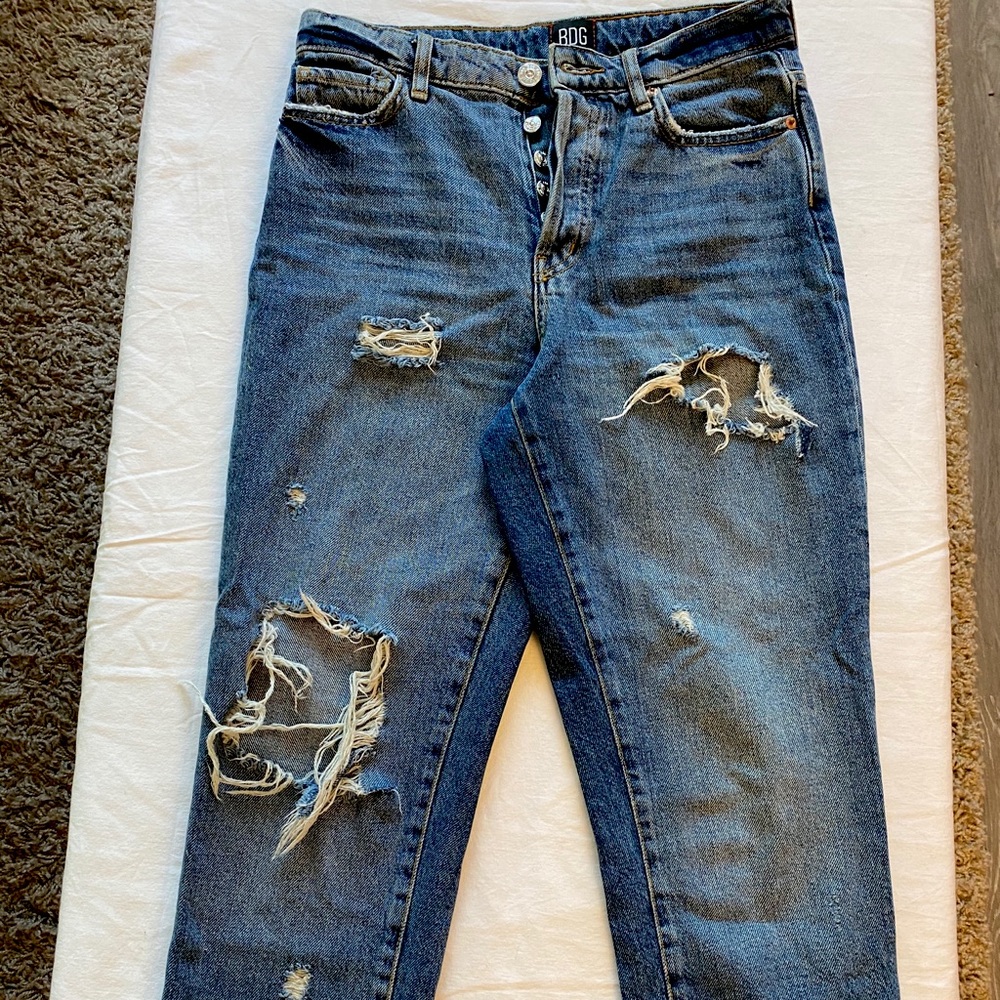 Ripped high waisted jeans